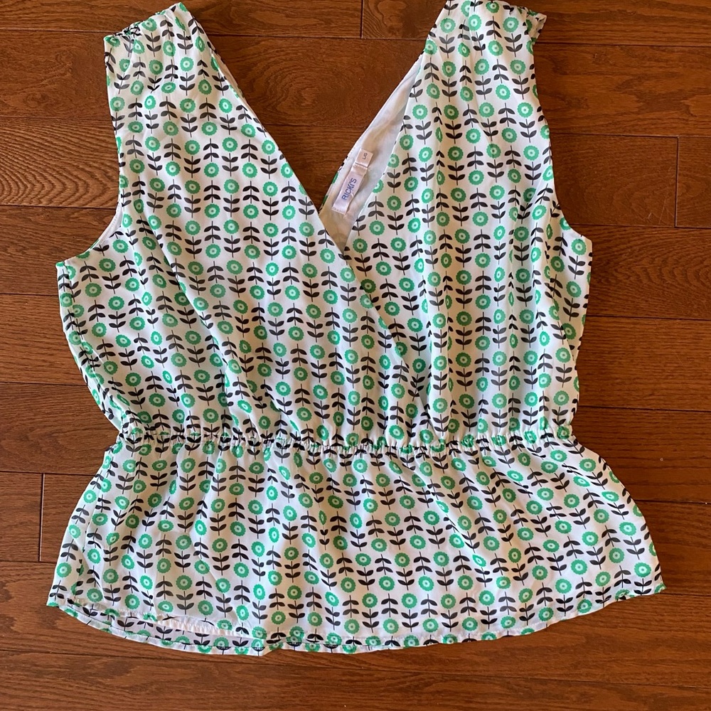New Green and White Patterned Sleeveless Top